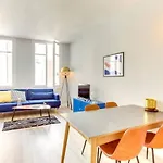 Bright 2Bdr In Trendy Gracia