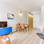 Bright 2Bdr In Trendy Gracia